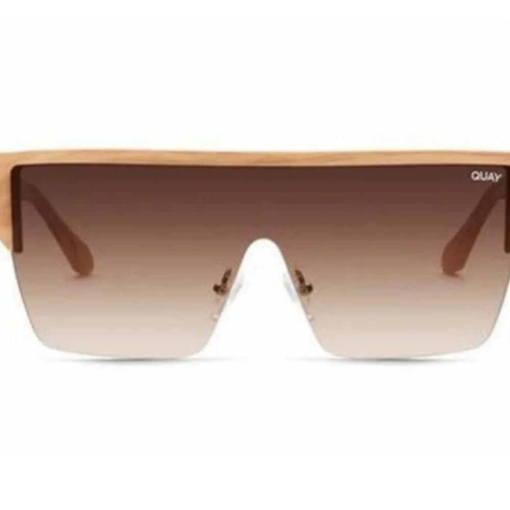 Quay Australia Echo Chamber Ivory frame‎ Brown lens shield flat brow sunglasses